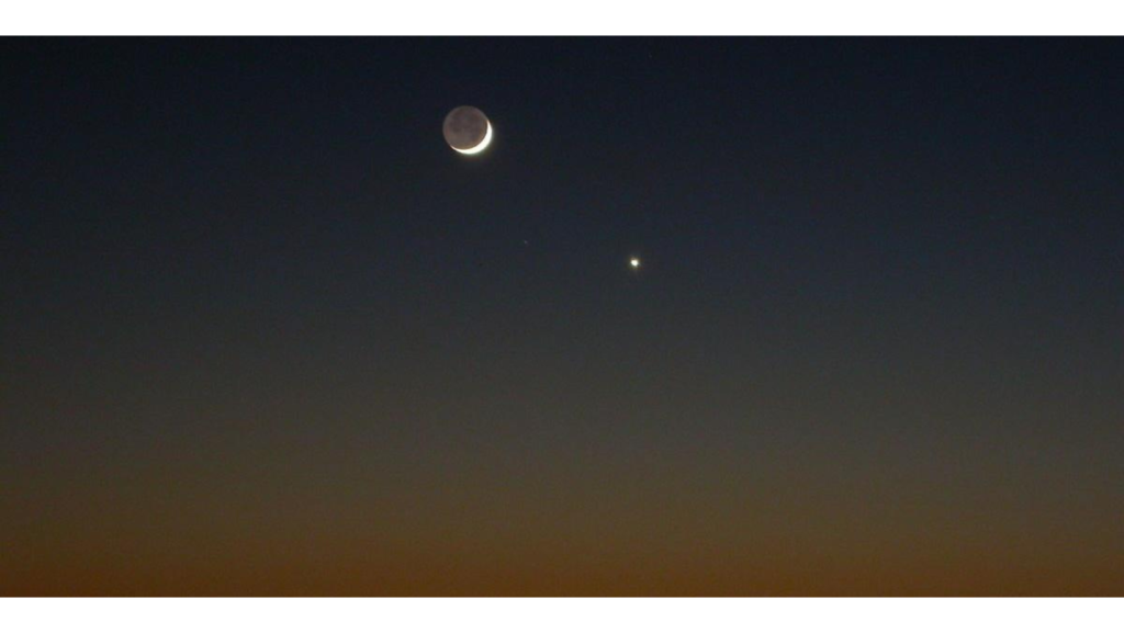 You Can Catch a Glimpse of the Moon and Jupiter Together in Bahrain’s